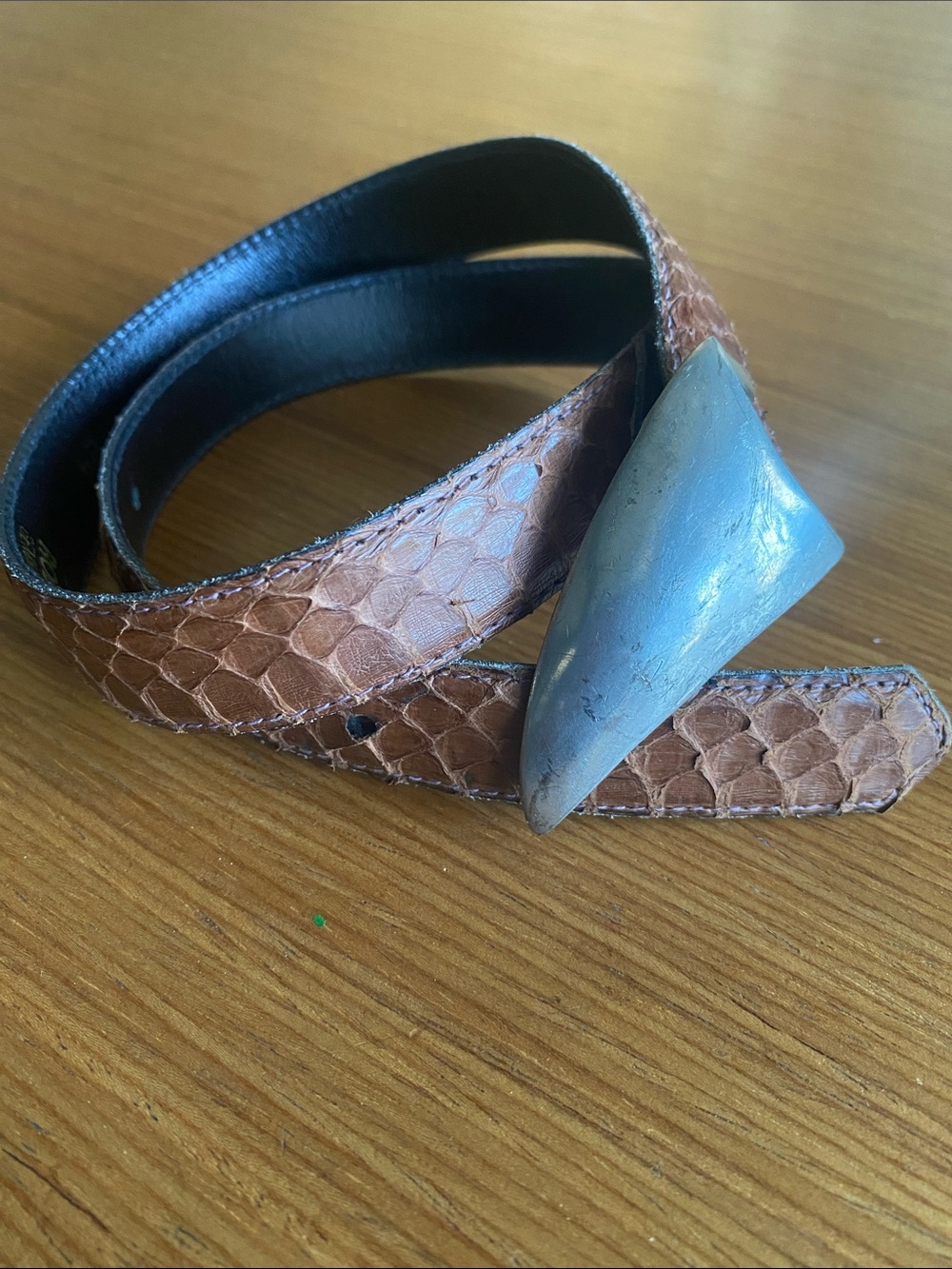 Vintage Robin Kahn  Genuine Snakeskin Textured Leather Belt Sculptural Buckle 24